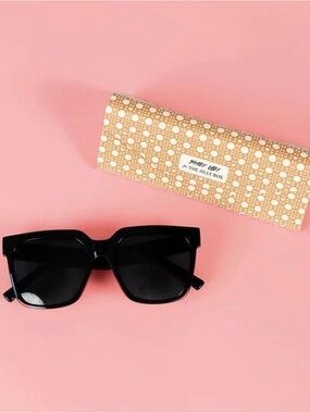 SHADY LADY The Jilly Box Black Oversized Square Sunglasses